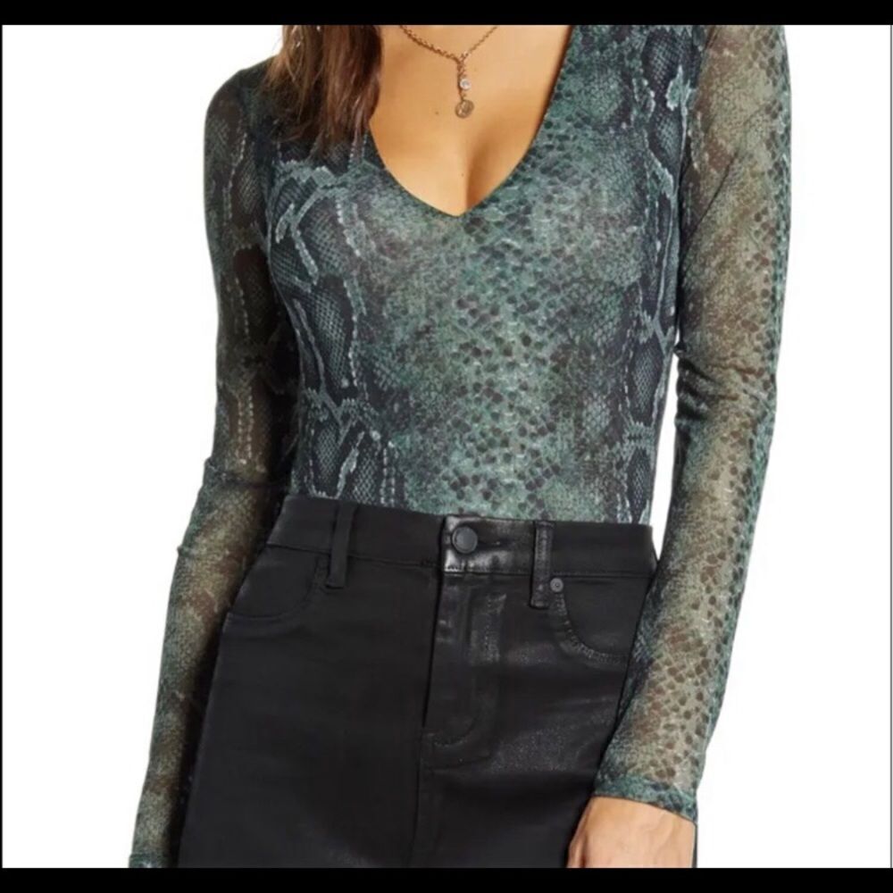 Socialite XS Mesh V-Neck Body Suit NWT